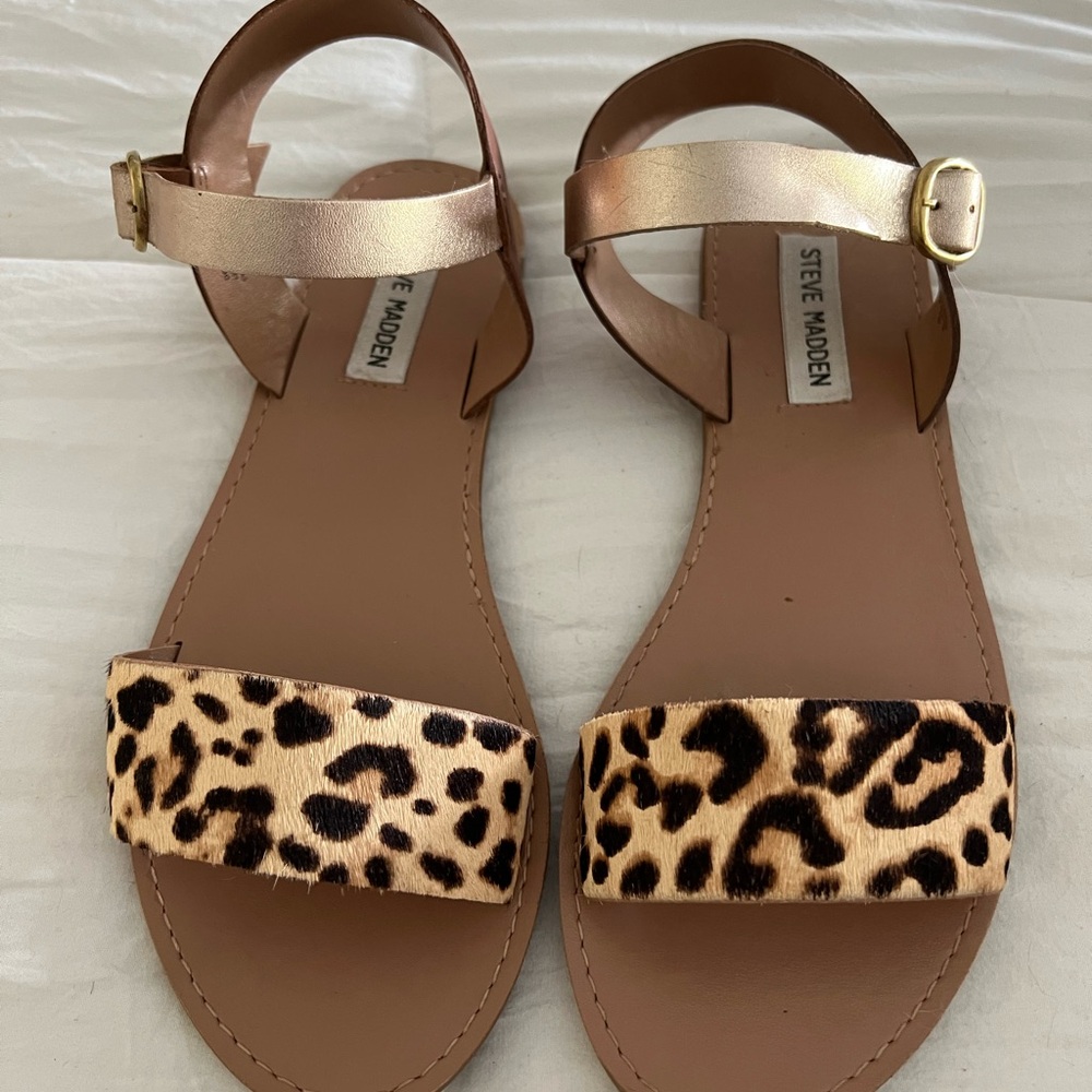 Women’s Steve Madden size 8a Cheetah Sandals